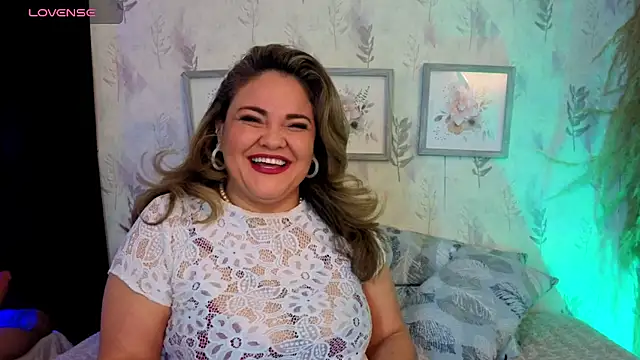 Natashablade   online show from May 28, 2026, 12:55 pm