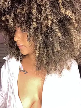 Snapshot of Kendra_curly chatting on May 6, 2026, 5:22 am Kendra curly online show from May 6, 2026, 5:22 am