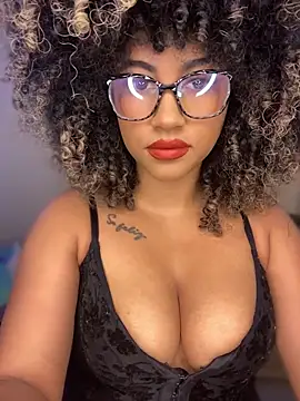 Snapshot of Kendra_curly chatting on August 7, 2026, 6:30 am Kendra curly online show from August 7, 2026, 6:30 am