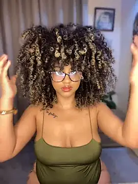 Snapshot of Kendra_curly chatting on July 13, 2026, 11:26 pm Kendra curly online show from July 13, 2026, 11:26 pm