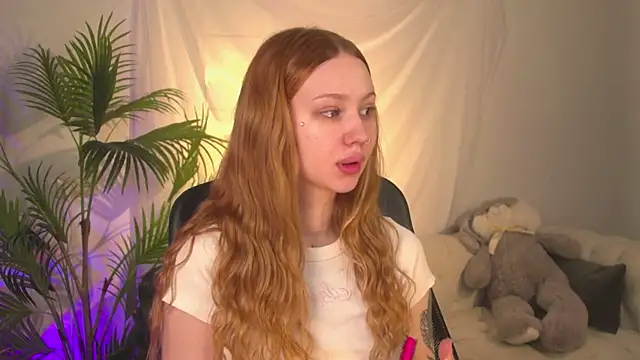 Snapshot of zoeforrd chatting on May 4, 2026, 5:11 am zoeforrd online show from May 4, 2026, 5:11 am
