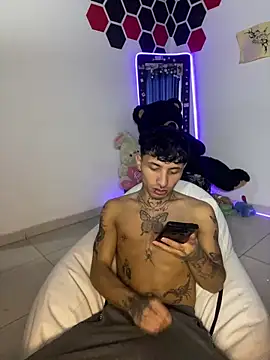 pol mood online show from May 8, 2026, 7:39 pm