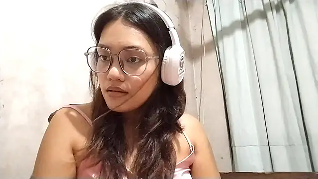 Snapshot of MorganCrumwell chatting on April 8, 2026, 10:17 am MorganCrumwell online show from April 8, 2026, 10:17 am