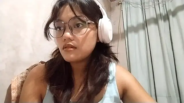 Snapshot of MorganCrumwell chatting on April 6, 2026, 10:16 am MorganCrumwell online show from April 6, 2026, 10:16 am