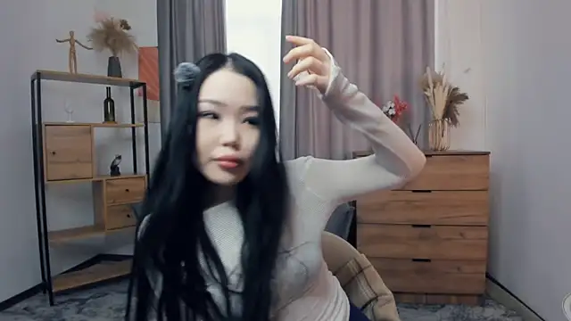 Snapshot of Amai_Tsumi chatting on May 11, 2026, 7:10 am Amai Tsumi online show from May 11, 2026, 7:10 am