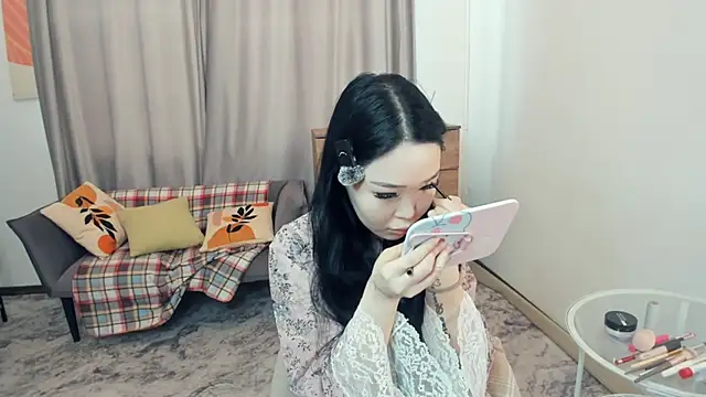 Snapshot of Amai_Tsumi chatting on April 24, 2026, 7:10 am Amai Tsumi online show from April 24, 2026, 7:10 am