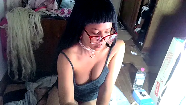 xblackstarX1 online show from May 16, 2026, 9:19 am