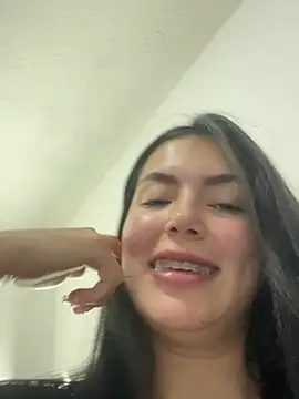 Cami olarte online show from May 13, 2026, 12:56 pm