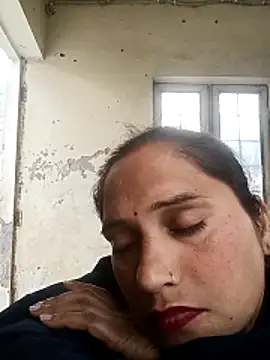 Snapshot of Raanieoy012 chatting on March 27, 2026, 5:05 am Raanieoy012 online show from March 27, 2026, 5:05 am