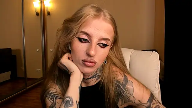 Snapshot of harley_kimm chatting on June 22, 2026, 5:37 am harley kimm online show from June 22, 2026, 5:37 am