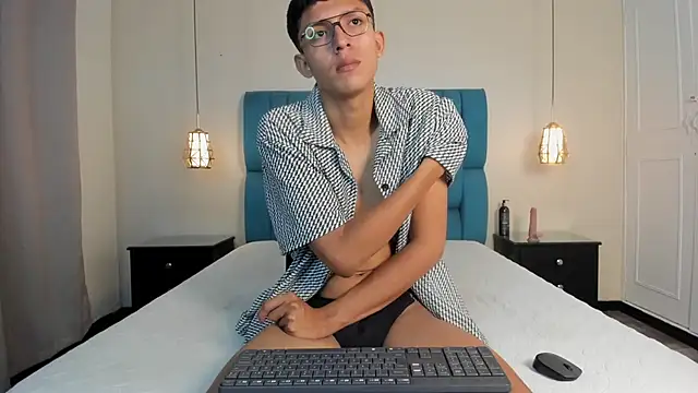 Ian  Fire online show from April 4, 2026, 11:39 am