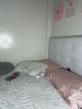 SUSYMIILS online show from April 9, 2026, 5:52 pm