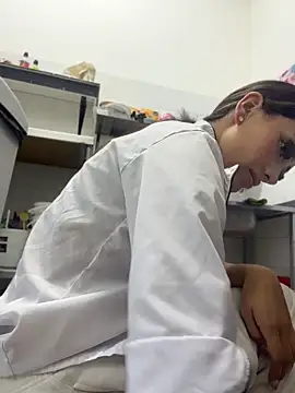 SUSYMIILS online show from April 24, 2026, 6:21 pm