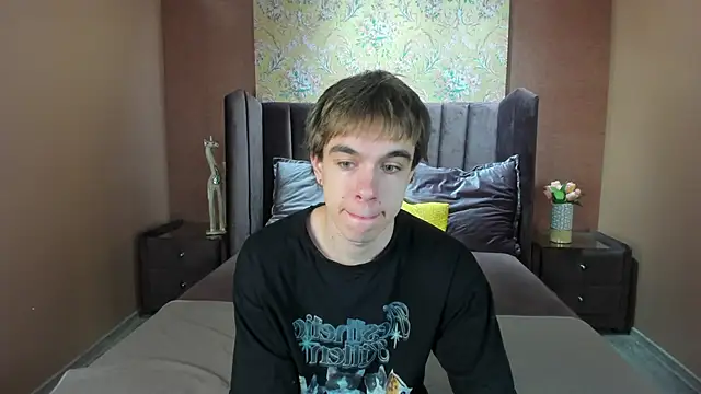 Snapshot of DaveBevy chatting on June 11, 2026, 7:44 pm DaveBevy online show from June 11, 2026, 7:44 pm