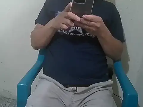 Luis-Armando online show from April 7, 2026, 9:05 pm