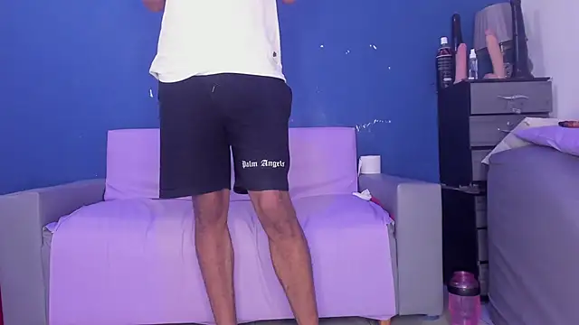 Latin Hard Couple online show from April 6, 2026, 12:17 am