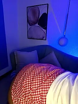 Snapshot of ZaraBlazze_ chatting on June 11, 2026, 12:32 am ZaraBlazze online show from June 11, 2026, 12:32 am