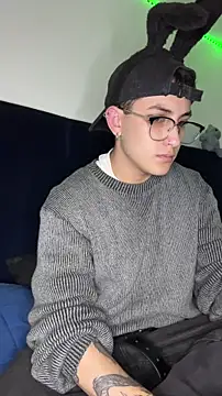 Snapshot of J_Bunny1 chatting on March 31, 2026, 12:12 am J Bunny1 online show from March 31, 2026, 12:12 am