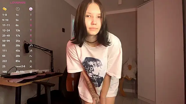 Snapshot of AmeliaMiotii chatting on April 13, 2026, 8:07 am AmeliaMiotii online show from April 13, 2026, 8:07 am