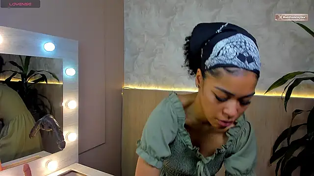 Snapshot of baddie_delaylaa chatting on May 22, 2026, 7:01 pm baddie delaylaa online show from May 22, 2026, 7:01 pm