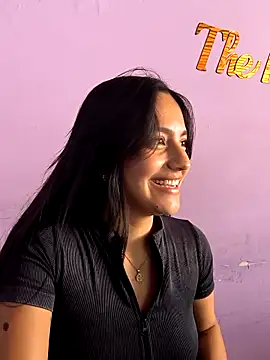 Snapshot of SophiaCastro09_ chatting on April 4, 2026, 4:24 pm SophiaCastro09 online show from April 4, 2026, 4:24 pm