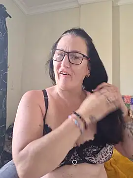 Flirty Siennax online show from August 3, 2026, 8:22 am