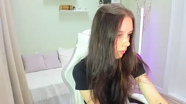 AnnaOddy online show from June 28, 2026, 4:08 am