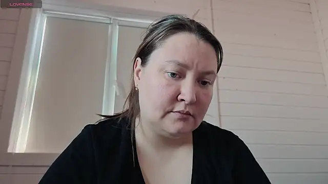 Snapshot of elegant_pleasure chatting on April 3, 2026, 12:22 pm elegant pleasure online show from April 3, 2026, 12:22 pm