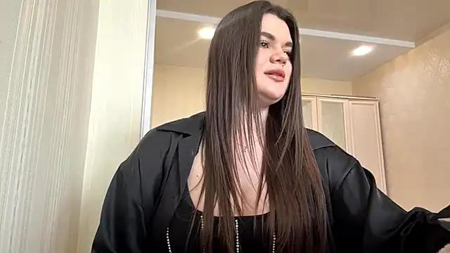 elaracuttie online show from March 27, 2026, 1:12 pm