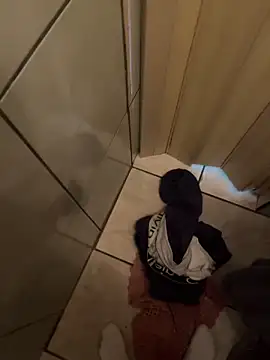 sfadinz online show from May 12, 2026, 11:11 pm