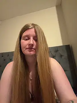 Snapshot of shannonlouisex chatting on March 30, 2026, 8:10 pm shannonlouisex online show from March 30, 2026, 8:10 pm