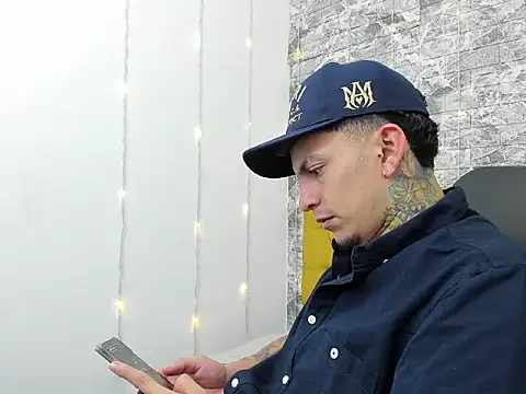 Snapshot of Max_sstteel chatting on April 29, 2026, 12:20 pm Max sstteel online show from April 29, 2026, 12:20 pm