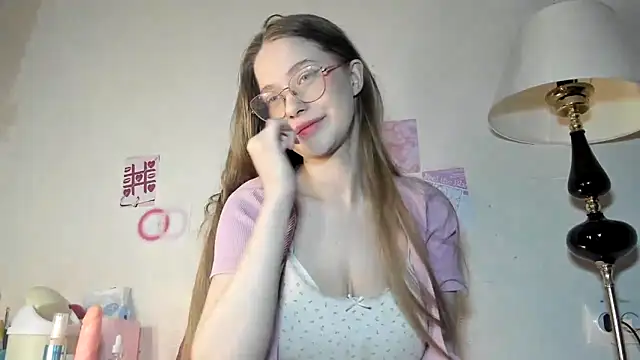chloesweetbby online show from April 25, 2026, 7:55 am