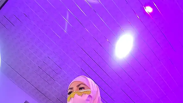 Nailea   online show from April 9, 2026, 2:24 am