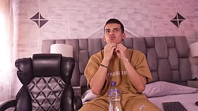 Snapshot of DrakoStone chatting on March 28, 2026, 9:05 pm DrakoStone online show from March 28, 2026, 9:05 pm