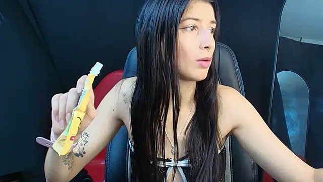 Snapshot of jazminswee chatting on May 1, 2026, 8:25 pm jazminswee online show from May 1, 2026, 8:25 pm