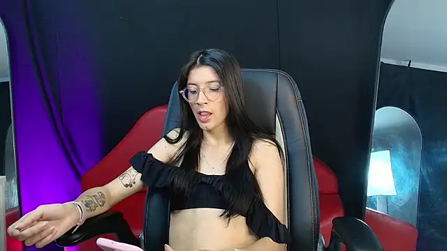 Snapshot of jazminswee chatting on April 30, 2026, 9:52 pm jazminswee online show from April 30, 2026, 9:52 pm