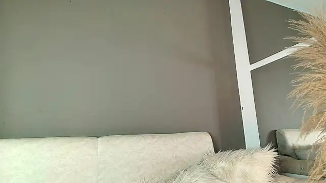Zoee 8 online show from June 24, 2026, 8:17 pm