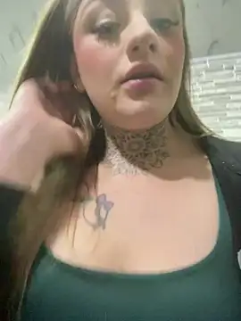 Snapshot of Eliee--Roth chatting on April 3, 2026, 11:55 pm Eliee--Roth online show from April 3, 2026, 11:55 pm