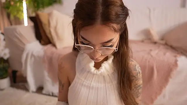 SashaFererra online show from April 2, 2026, 5:30 pm