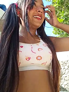 Pretty karol online show from May 22, 2026, 1:31 pm