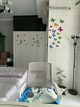 yuanpu0925 online show from May 19, 2026, 1:56 am