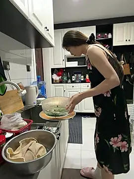 yuanpu0925 online show from April 29, 2026, 10:52 am