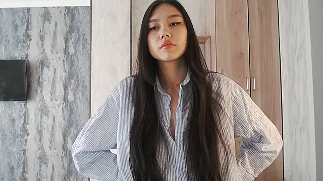 SecretTiny online show from May 18, 2026, 1:17 am