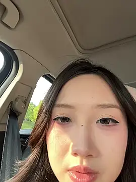 Alice-babyone online show from May 3, 2026, 8:52 am