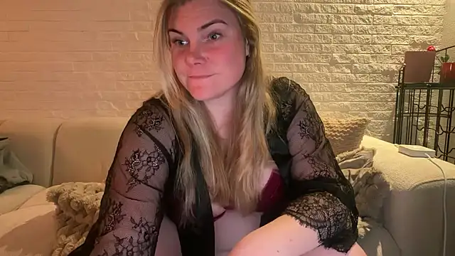 Snapshot of SexyBlondJoanna-Exclusief chatting on March 31, 2026, 6:43 pm SexyBlondJoanna-Exclusief online show from March 31, 2026, 6:43 pm