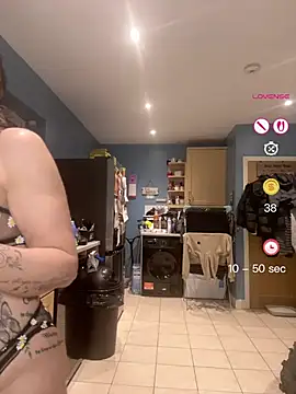 IvyBelleMilf online show from May 15, 2026, 9:02 pm