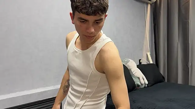 MaxWoolf online show from May 26, 2026, 1:53 pm