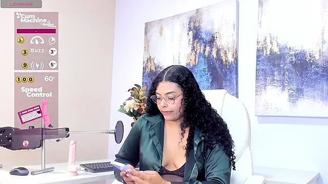 scarlett  2 online show from April 23, 2026, 8:32 pm