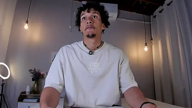 Snapshot of dominik_drake chatting on April 17, 2026, 12:19 pm dominik drake online show from April 17, 2026, 12:19 pm